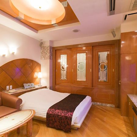 Hotel D-Wave Shinjuku（Adult Only) طوكيو المظهر الخارجي الصورة